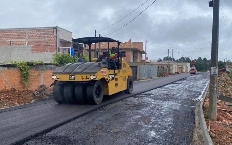 Obras de pavimentação também chegam à Rua Vereador Francisco Castelano Neto