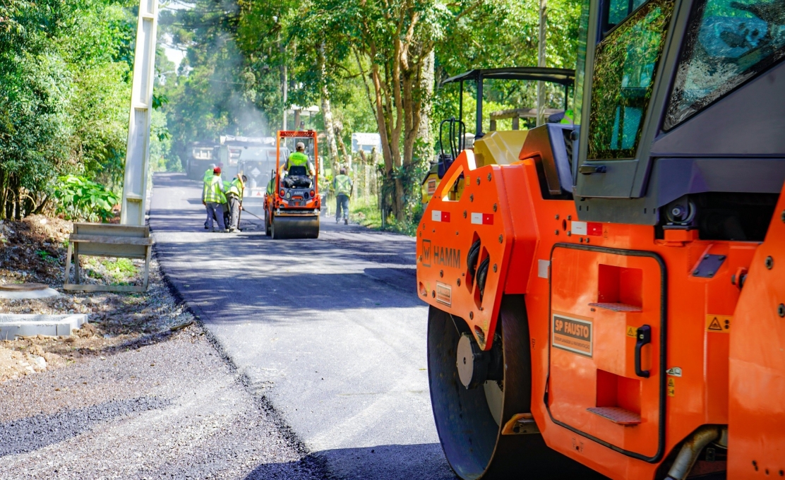 Obras de pavimentação levam infraestrutura à Rua Jacob Zattoni, na Borda do Campo