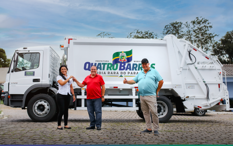 Prefeitura recebe novo caminhão para coleta de resíduos via SEDU
