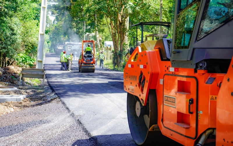 Obras de pavimentação levam infraestrutura à Rua Jacob Zattoni, na Borda do Campo