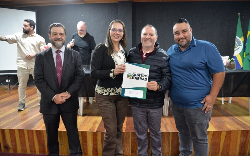 Programa Moradia Legal entrega mais 55 títulos de propriedade para famílias do Centro e Florestal 