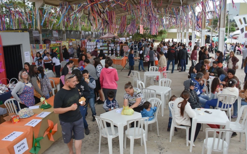 SECRETARIA MUNICIPAL DE EDUCAÇÃO PROMOVE A 1ª FESTA DAS REGIÕES BRASILEIRAS