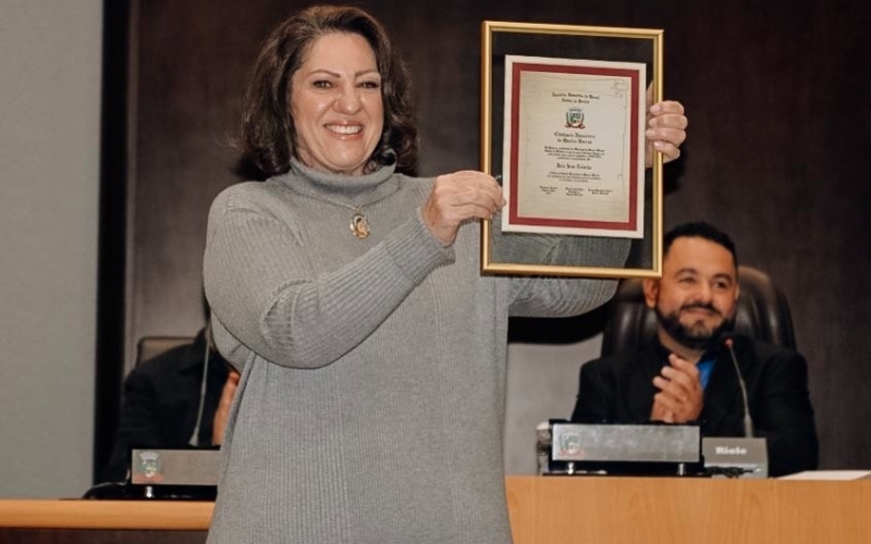 Ieda Inês Tolardo recebe Título de Cidadã Honorária de Quatro Barras